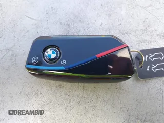 2023 BMW XM z VIN 5YM23CS00P9R58616, wystawiony jako IAAI lot #42205655 z przebiegiem 19 971 mil mil oraz . Historia ofert i sprzedaży dostępna na DreamBid. Obrazek 11.