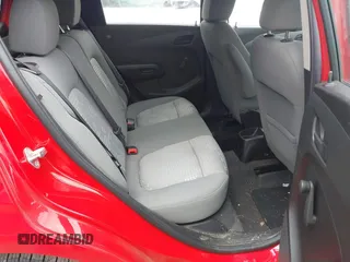 2020 Chevrolet Sonic LT z VIN 1G1JG6SB2L4115688, wystawiony jako IAAI lot #42326438 z przebiegiem 33 871 mil mil oraz . Historia ofert i sprzedaży dostępna na DreamBid. Obrazek 8.