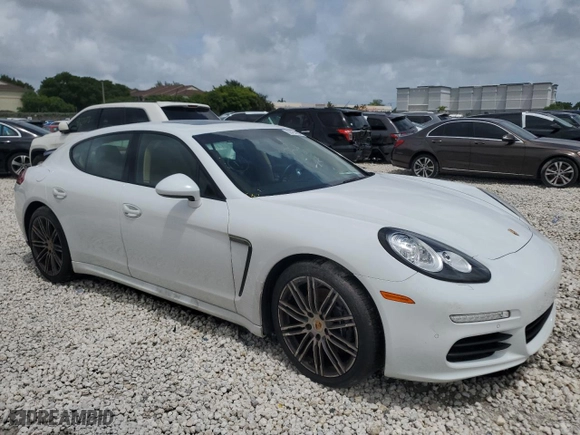2016 Porsche Panamera 4 with VIN WP0AA2A75GL002991, listed as a Copart auction lot 69493904 with 39,554 mi miles and Salvage Title. Bid and sale history available at carsss.com. Image 4.