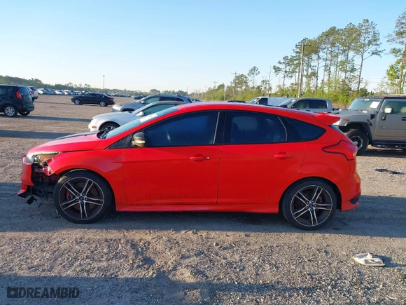 2015 Ford Focus ST with VIN 1FADP3L98FL207998, listed as a IAAI auction lot 41880849 with 203,571 mi miles. Bid and sale history available at carsss.com. Image 15.