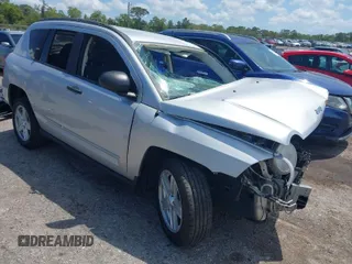 2008 Jeep Compass Sport with VIN 1J8FT47018D789268, listed as a IAAI auction lot 41903375 with 101,221 mi miles. Bid and sale history available at carsss.com. Image 1.
