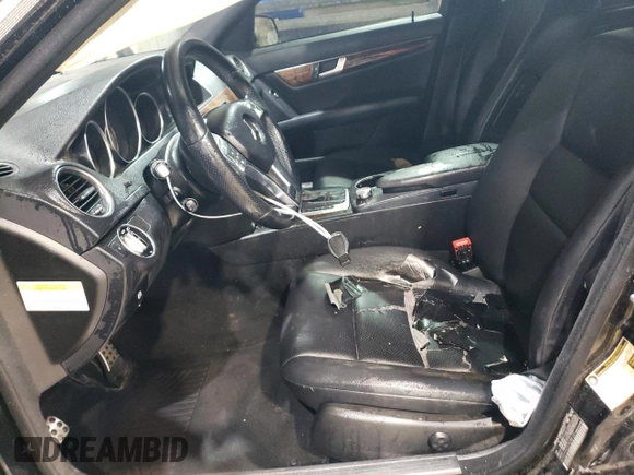 2013 Mercedes-Benz C 300 Sport z VIN WDDGF8AB0DR288122, wystawiony jako Copart lot #55216405 z przebiegiem 158 303 mil mil oraz Szkoda całkowita • Salvage title. Historia ofert i sprzedaży dostępna na DreamBid. Obrazek 7.