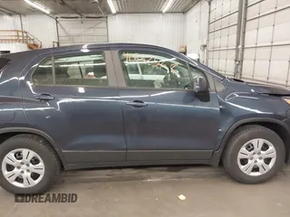 2018 Chevrolet Trax LS with VIN 3GNCJKSBXJL400731, listed as a IAAI auction lot 41827568 with 101,605 mi miles. Bid and sale history available at carsss.com. Image 14.