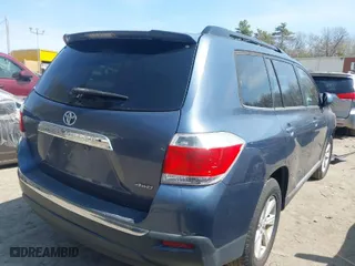 2012 Toyota Highlander with VIN 5TDBK3EH0CS130168, listed as a IAAI auction lot 42062786 with 144,215 mi miles. Bid and sale history available at carsss.com. Image 4.