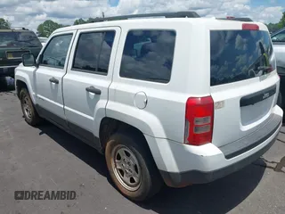 2013 Jeep Patriot Sport with VIN 1C4NJPBA1DD124830, listed as a IAAI auction lot 42505283 with 139,657 mi miles and . Bid and sale history available at DreamBid. Image 3.