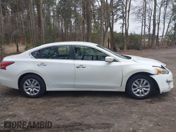 2014 Nissan Altima 2.5 S with VIN 1N4AL3AP2EN335771, listed as a IAAI auction lot 41202964 with 164,995 mi miles. Bid and sale history available at carsss.com. Image 13.