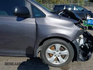2012 Toyota Sienna with VIN 5TDZK3DC4CS228916, listed as a IAAI auction lot 41936870 with 188,227 mi miles. Bid and sale history available at carsss.com. Image 21.