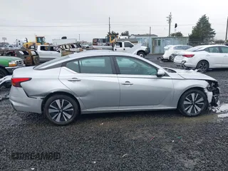 2022 Nissan Altima 2.5 SV with VIN 1N4BL4DV9NN306854, listed as a IAAI auction lot 41593305 with 63,346 mi miles. Bid and sale history available at carsss.com. Image 14.