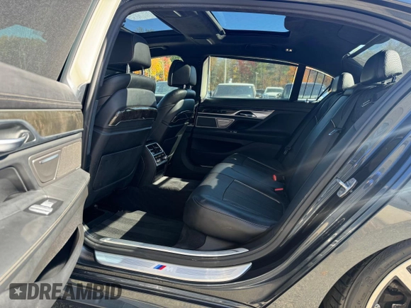 2016 BMW 7 Series 750i with VIN WBA7F0C53GGM20435, listed as a Copart auction lot 84705394 with 186,227 mi miles and Clean Title. Bid and sale history available at carsss.com. Image 6.