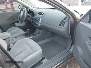 2004 Nissan Altima S with VIN 1N4AL11D44C168527, listed as a IAAI auction lot 41320562 with 94,803 mi miles. Bid and sale history available at carsss.com. Image 5.