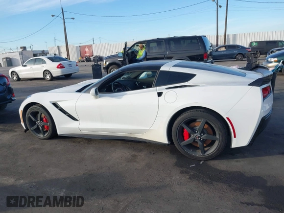 2015 Chevrolet Corvette 1LT z VIN 1G1YB2D72F5124033, wystawiony jako IAAI lot #41396693 z przebiegiem 26 056 mil mil oraz . Historia ofert i sprzedaży dostępna na DreamBid. Obrazek 14.