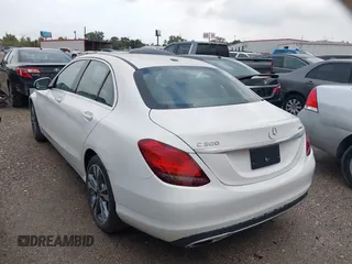 2019 Mercedes-Benz C 300 with VIN 55SWF8DB0KU284459, listed as a IAAI auction lot 40895273 with Not provided miles and . Bid and sale history available at DreamBid. Image 3.