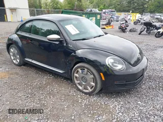 2013 Volkswagen Beetle Fender Edition с VIN 3VWJP7AT6DM687633, выставлен на аукционе IAAI как лот 42368984 с пробегом 137 459 миль миль и . История ставок и продаж доступна на DreamBid. Изображение 1.