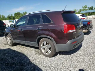 2012 Kia Sorento EX z VIN 5XYKU4A25CG198223, wystawiony jako Copart lot #55207625 z przebiegiem 75 146 mil mil oraz Szkoda całkowita • Salvage title. Historia ofert i sprzedaży dostępna na DreamBid. Obrazek 2.