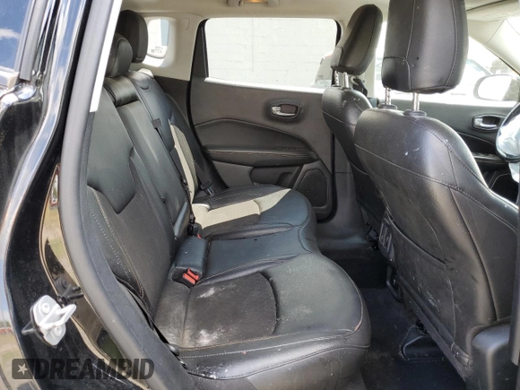 2020 Jeep Compass Latitude z VIN 3C4NJDBB8LT217957, wystawiony jako Copart lot #55413295 z przebiegiem 103 659 mil mil oraz Szkoda całkowita • Salvage title. Historia ofert i sprzedaży dostępna na DreamBid. Obrazek 11.