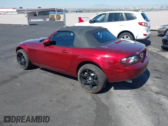 2006 Mazda MX-5 Miata Sport z VIN JM1NC25F260109008, wystawiony jako IAAI lot #42467176 z przebiegiem 139 839 mil mil oraz . Historia ofert i sprzedaży dostępna na DreamBid. Obrazek 3.