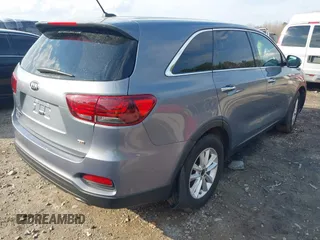 2020 Kia Sorento L with VIN 5XYPG4A36LG638763, listed as a IAAI auction lot 41690638 with 137,466 mi miles. Bid and sale history available at carsss.com. Image 4.