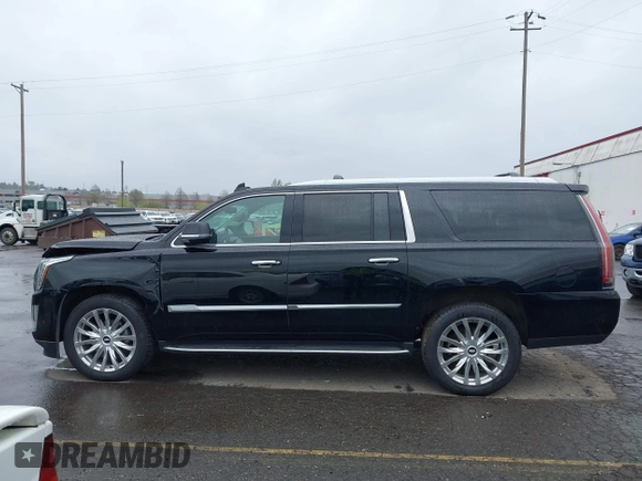2018 Cadillac Escalade ESV Luxury z VIN 1GYS4HKJ2JR179215, wystawiony jako IAAI lot #41969880 z przebiegiem 45 262 mil mil oraz . Historia ofert i sprzedaży dostępna na DreamBid. Obrazek 14.