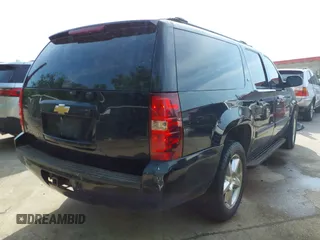 2007 Chevrolet Suburban LTZ with VIN 3GNFC160X7G112218, listed as a IAAI auction lot 42025105 with 316,645 mi miles. Bid and sale history available at carsss.com. Image 6.