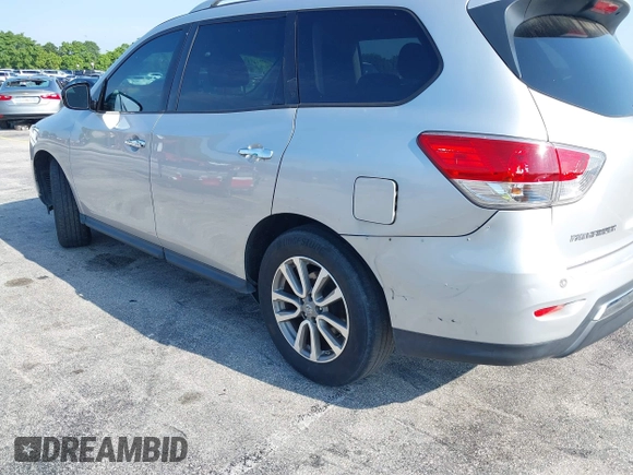 2015 Nissan Pathfinder SL with VIN 5N1AR2MNXFC617601, listed as a IAAI auction lot 42335005 with 121,903 mi miles and . Bid and sale history available at DreamBid. Image 18.