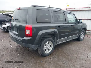 2011 Jeep Patriot Sport with VIN 1J4NT1GA9BD122962, listed as a IAAI auction lot 41903341 with 114,297 mi miles and . Bid and sale history available at carsss.com. Image 4.
