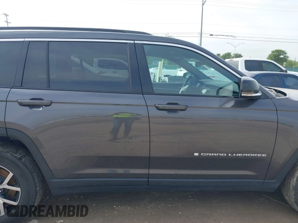 2024 Jeep Grand Cherokee Limited with VIN 1C4RJKBG0R8548766, listed as a IAAI auction lot 42496952 with 30,354 mi miles and . Bid and sale history available at DreamBid. Image 13.
