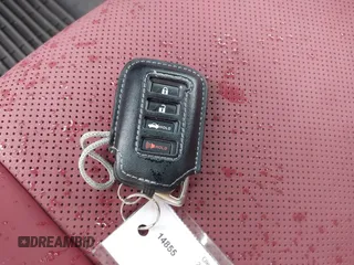 2024 Lexus IS 350 F Sport z VIN JTHBZ1E22R5035541, wystawiony jako IAAI lot #41060031 z przebiegiem 8 390 mil mil oraz . Historia ofert i sprzedaży dostępna na DreamBid. Obrazek 11.