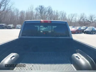 2013 Ram 1500 Sport z VIN 1C6RR7HT2DS530587, wystawiony jako IAAI lot #41742569 z przebiegiem 152 193 mil mil oraz . Historia ofert i sprzedaży dostępna na DreamBid. Obrazek 12.