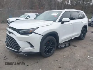 2024 Toyota Highlander XLE z VIN 5TDAAAA57RS001044, wystawiony jako IAAI lot #41132787 z przebiegiem 18 654 mil mil oraz . Historia ofert i sprzedaży dostępna na DreamBid. Obrazek 18.