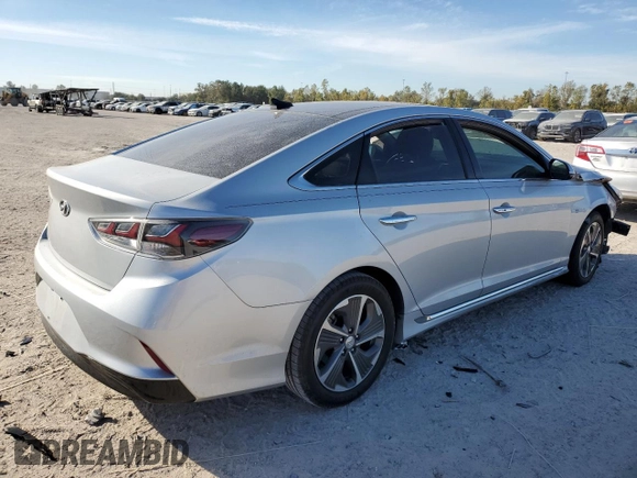 2018 Hyundai Sonata Hybrid Limited with VIN KMHE34L37JA082830, listed as a Copart auction lot 82709864 with 117,884 mi miles and Salvage Title. Bid and sale history available at carsss.com. Image 3.