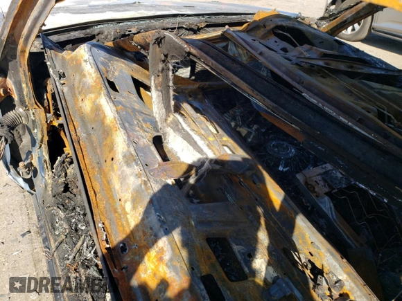 1988 Cadillac DeVille z VIN 1G6CD1156J4296091, wystawiony jako Copart lot #46307265 z przebiegiem Nie podano mil oraz Szkoda całkowita • Salvage title. Historia ofert i sprzedaży dostępna na DreamBid. Obrazek 8.