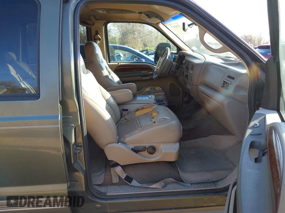 2001 Ford Excursion Limited with VIN 1FMNU43S11EA01026, listed as a IAAI auction lot 41994947 with 193,365 mi miles and . Bid and sale history available at DreamBid. Image 5.