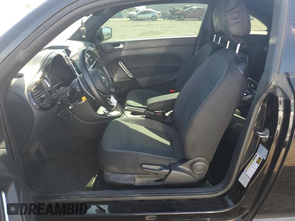 2016 Volkswagen Beetle S с VIN 3VWF07AT3GM606019, выставлен на аукционе Copart как лот 56058815 с пробегом Не указан миль и Списание • Salvage title. История ставок и продаж доступна на DreamBid. Изображение 7.