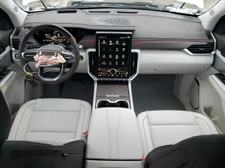 2025 GMC Acadia AWD Denali z VIN 1GKENRRS5SJ112956, wystawiony jako Copart lot #88311685 z przebiegiem 941 mil mil oraz Szkoda całkowita • Salvage title. Historia ofert i sprzedaży dostępna na DreamBid. Obrazek 8.