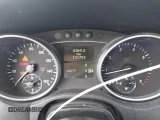 2008 Mercedes-Benz M 350 z VIN 4JGBB86E68A362923, wystawiony jako IAAI lot #42190609 z przebiegiem 131 792 mil mil oraz . Historia ofert i sprzedaży dostępna na DreamBid. Obrazek 7.