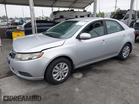 2013 Kia Forte LX with VIN KNAFT4A21D5739585, listed as a IAAI auction lot 42097213 with 195,500 mi miles. Bid and sale history available at carsss.com. Image 2.