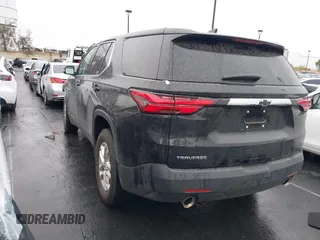 2023 Chevrolet Traverse LS z VIN 1GNERFKW0PJ329423, wystawiony jako IAAI lot #42160495 z przebiegiem 21 403 mil mil oraz . Historia ofert i sprzedaży dostępna na DreamBid. Obrazek 3.