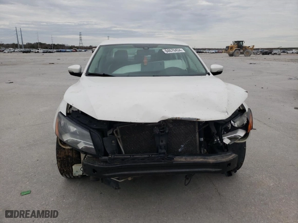 2014 Volkswagen Passat SE with VIN 1VWBP7A3XEC009507, listed as a Copart auction lot 84670454 with 0 mi miles and Salvage Title. Bid and sale history available at carsss.com. Image 5.