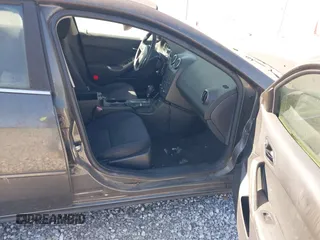 2005 Pontiac G6 with VIN 1G2ZG528X54155887, listed as a IAAI auction lot 41847177 with 118,816 mi miles and . Bid and sale history available at DreamBid. Image 5.