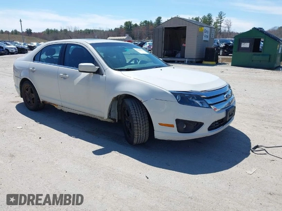 2011 Ford Fusion SE with VIN 3FAHP0HA1BR124685, listed as a IAAI auction lot 41943071 with 279,204 mi miles. Bid and sale history available at carsss.com. Image 1.