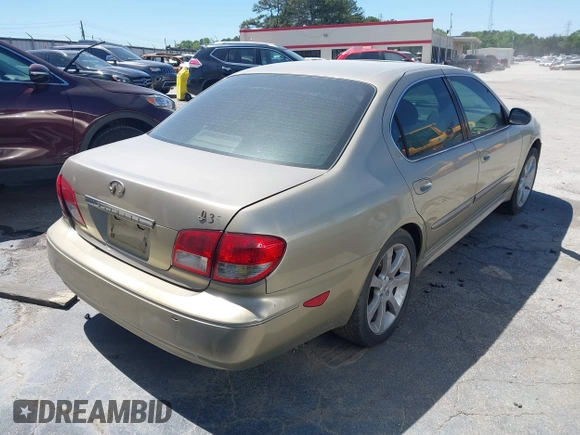 2004 Infiniti I35 with VIN JNKDA31A74T212730, listed as a IAAI auction lot 41875508 with 183,741 mi miles. Bid and sale history available at carsss.com. Image 4.