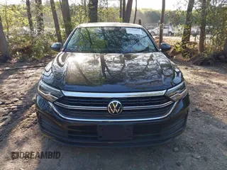 2024 Volkswagen Jetta SE z VIN 3VW7M7BU4RM033506, wystawiony jako IAAI lot #41994422 z przebiegiem 15 066 mil mil oraz . Historia ofert i sprzedaży dostępna na DreamBid. Obrazek 12.