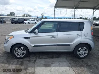 2011 Kia Soul + with VIN KNDJT2A22B7706579, listed as a IAAI auction lot 41921442 with 162,383 mi miles. Bid and sale history available at carsss.com. Image 14.