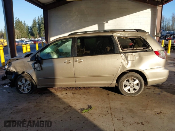2004 Toyota Sienna CE with VIN 5TDZA23C44S097728, listed as a IAAI auction lot 41165780 with 130,553 mi miles. Bid and sale history available at carsss.com. Image 14.