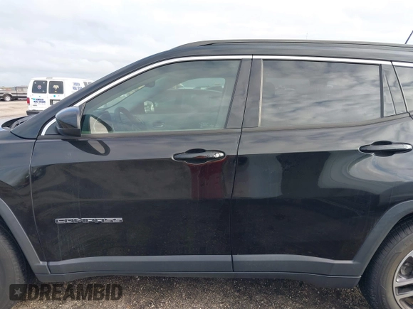 2019 Jeep Compass Latitude с VIN 3C4NJCBB2KT676877, выставлен на аукционе IAAI как лот 40476887 с пробегом Не указан миль и . История ставок и продаж доступна на DreamBid. Изображение 14.