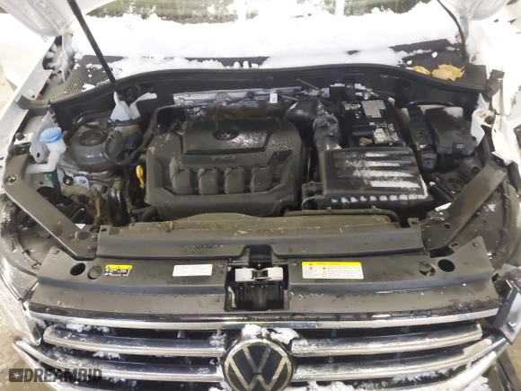 2024 Volkswagen Tiguan S with VIN 3VVRB7AX1RM050617, listed as a IAAI auction lot 41247769 with 20,699 mi miles. Bid and sale history available at carsss.com. Image 10.