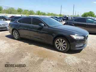 2017 Volvo S90 Momentum with VIN YV1A22MK8H1004500, listed as a Copart auction lot 49514025 with 85,847 mi miles and Clean Title. Bid and sale history available at carsss.com. Image 4.