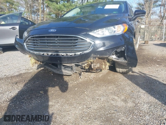 2019 Ford Fusion SE with VIN 3FA6P0HD6KR203724, listed as a IAAI auction lot 41921200 with 95,459 mi miles. Bid and sale history available at carsss.com. Image 6.