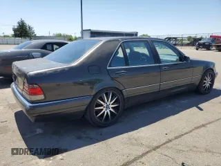 1997 Mercedes-Benz S 320/430/500 z VIN WDBGA51G9VA363272, wystawiony jako Copart lot #56468085 z przebiegiem 153 951 mil mil oraz Tytuł czysty. Historia ofert i sprzedaży dostępna na DreamBid. Obrazek 3.