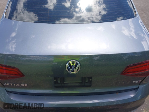 2017 Volkswagen Jetta SE with VIN 3VWDB7AJ6HM336253, listed as a IAAI auction lot 42205788 with 132,767 mi miles and . Bid and sale history available at DreamBid. Image 16.